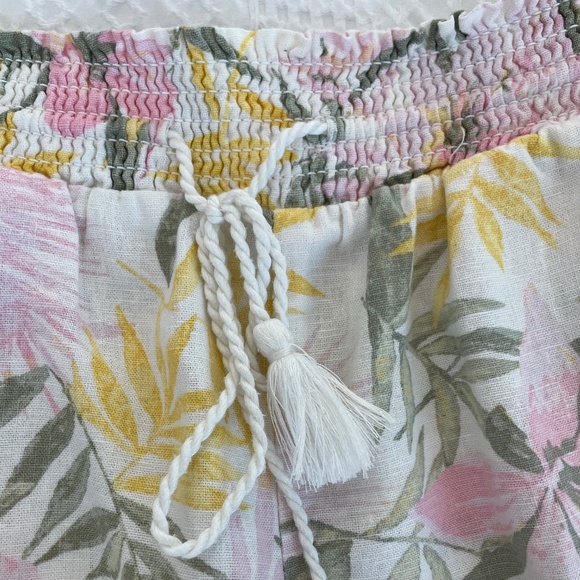 Linen Blend Tropical Print Shorts - Picture 3 of 16